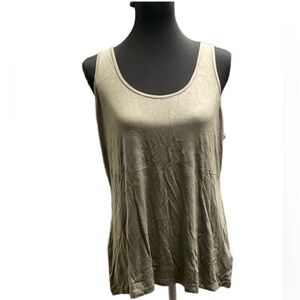 Shavonne Dorsey scoop neck top